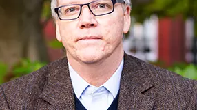 Dr Matthew Landrus