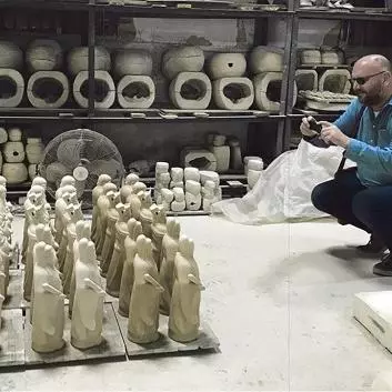 Peter Oakley during fieldwork in Jingdezhen