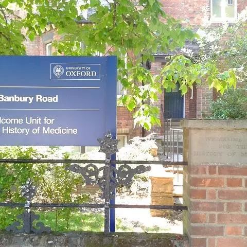 1 wellcome unit sign and entrance